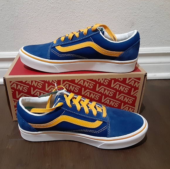 Vans - Picture 3 of 4